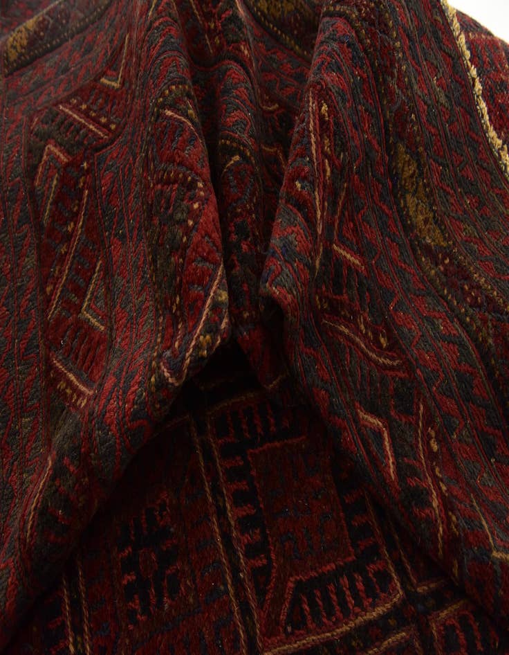 Detail image of  5' x 6'  Hand Knotted Sumak Wool Rug