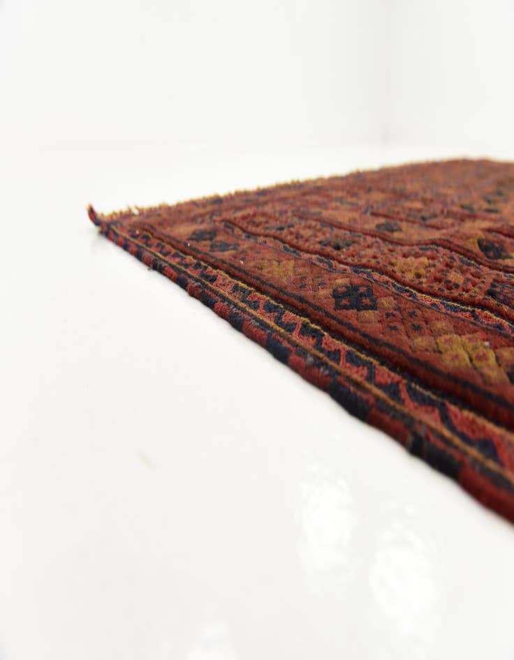 Detail image of  6' 4 x 9'  Hand Knotted Sumak Wool Rug