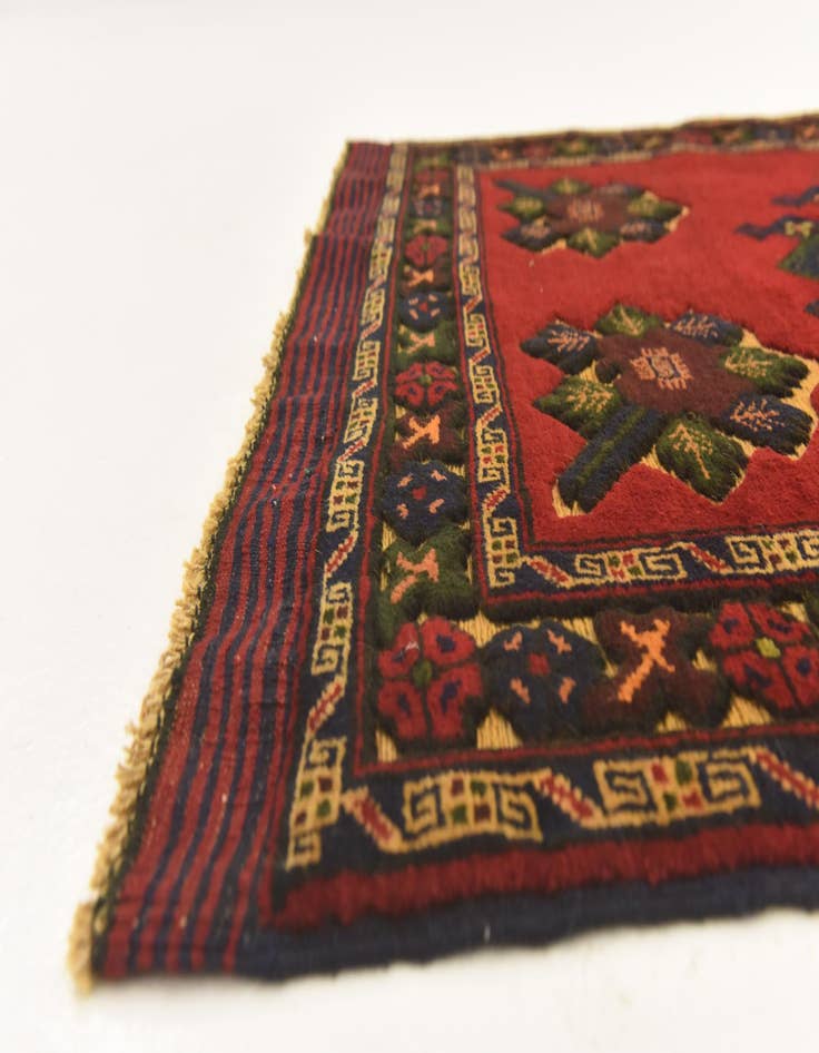 Detail image of  2' 10 x 4' 6  Hand Knotted Sumak Wool Rug