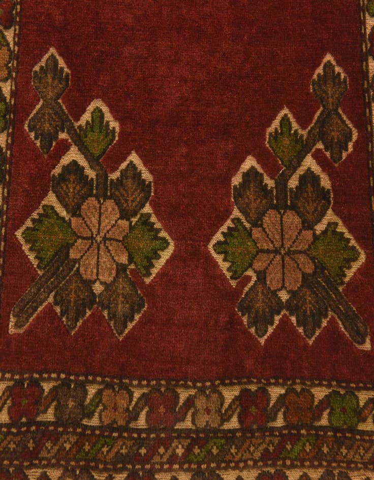 Detail image of  4' 2 x 6' 3  Hand Knotted Sumak Wool Rug