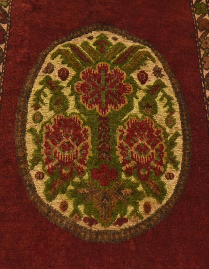 Detail image of  4' 2 x 6' 3  Hand Knotted Sumak Wool Rug