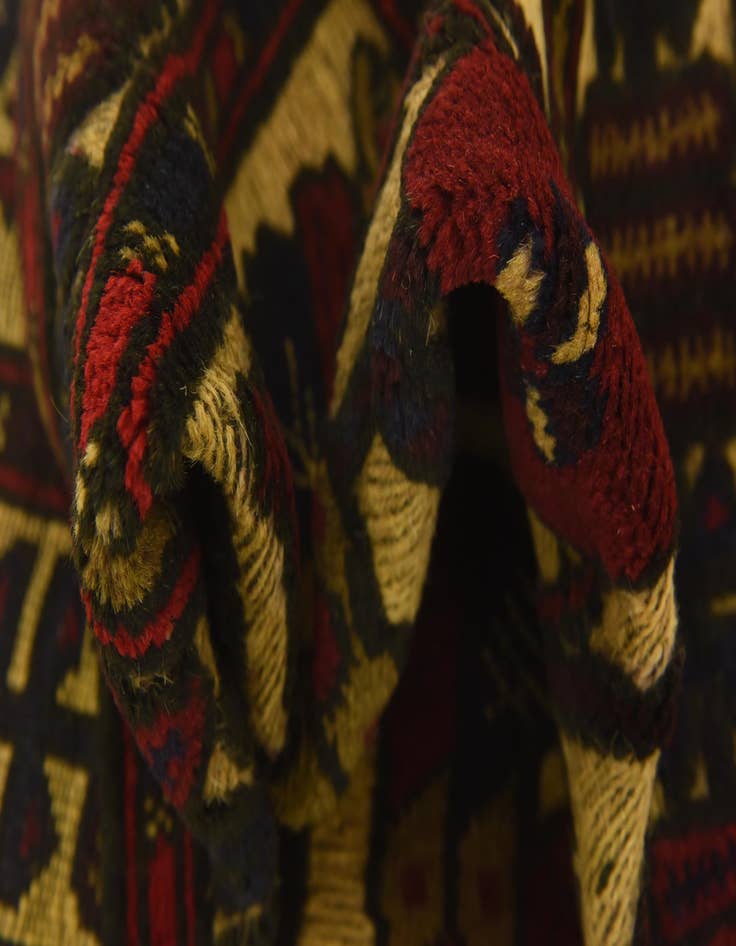 Detail image of  3' x 4' 6  Hand Knotted Sumak Wool Rug