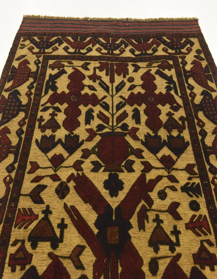 Detail image of  4' 4 x 6' 1  Hand Knotted Sumak Wool Rug