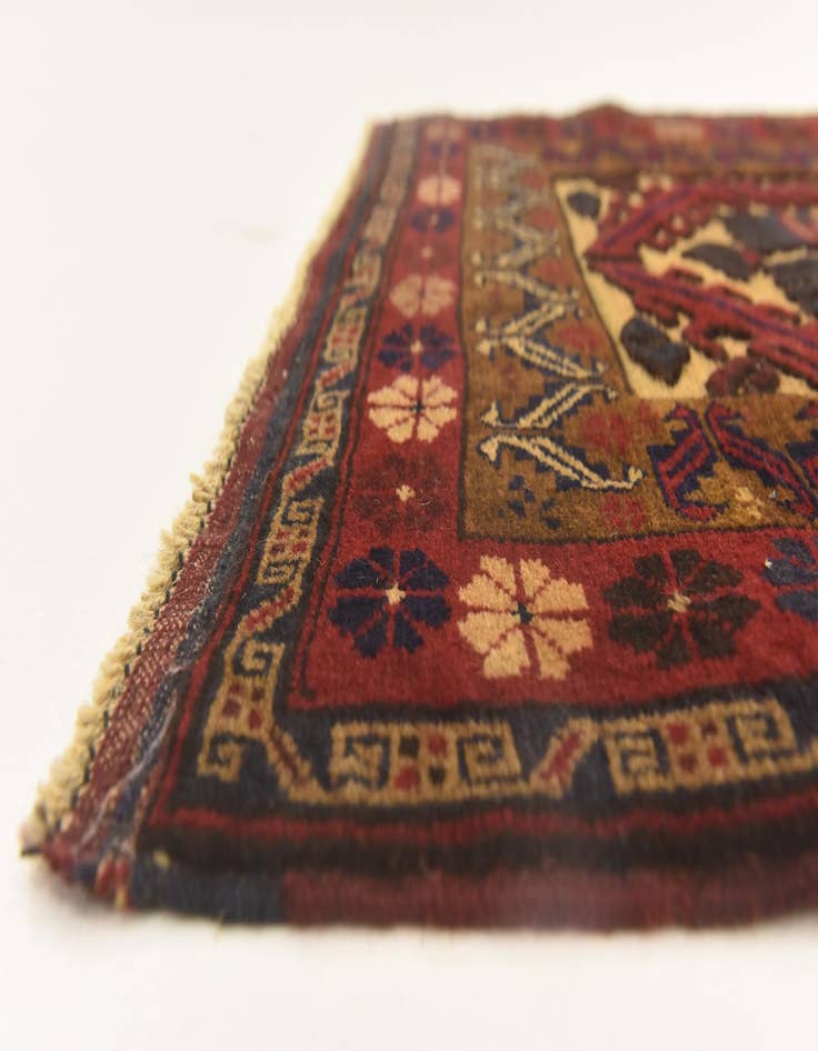 Detail image of  2' 8 x 4' 8  Hand Knotted Sumak Wool Rug