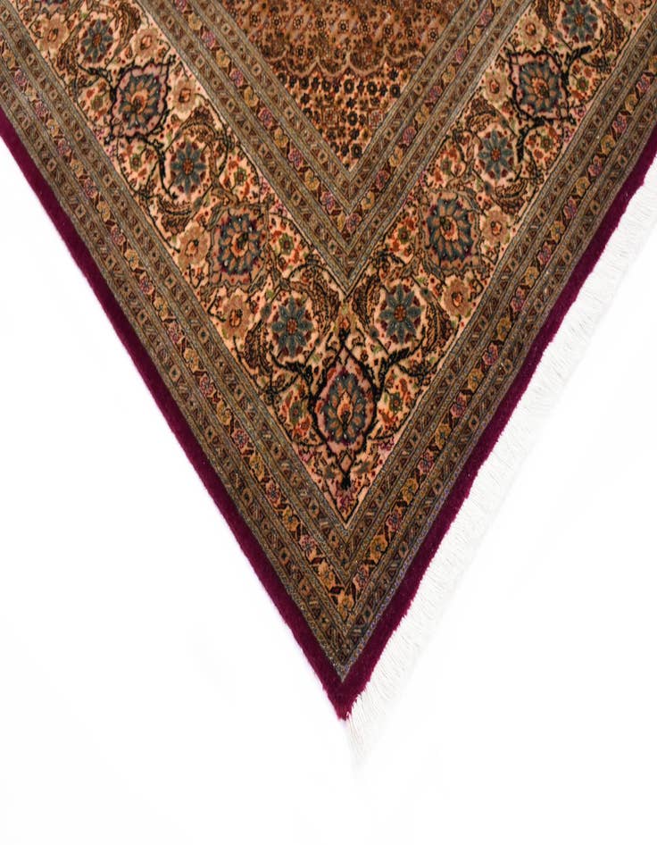 Detail image of  6' 8 x 9' 10 Tabriz Mahi Rug