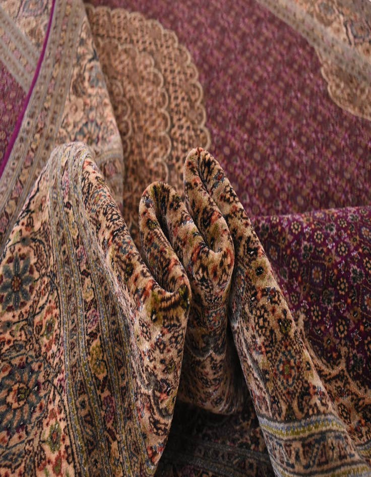 Detail image of  6' 8 x 9' 10 Tabriz Mahi Rug