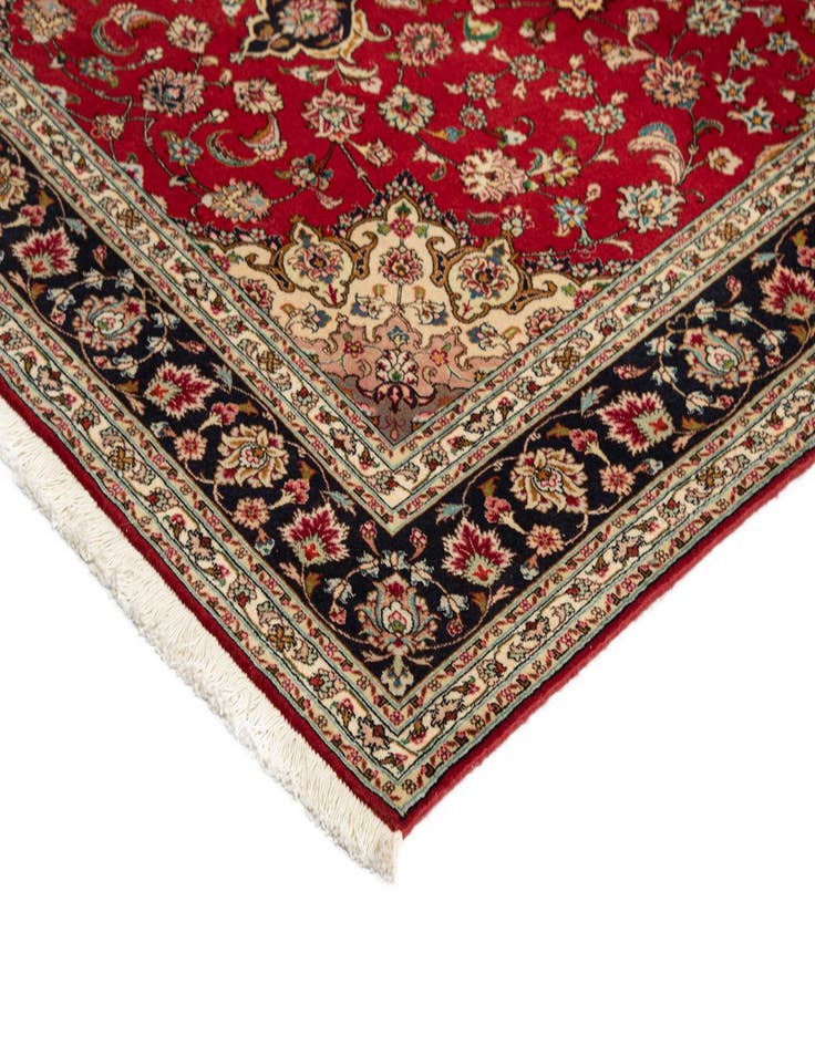 Detail image of  4' 11 x 6' 9 Tabriz Rug