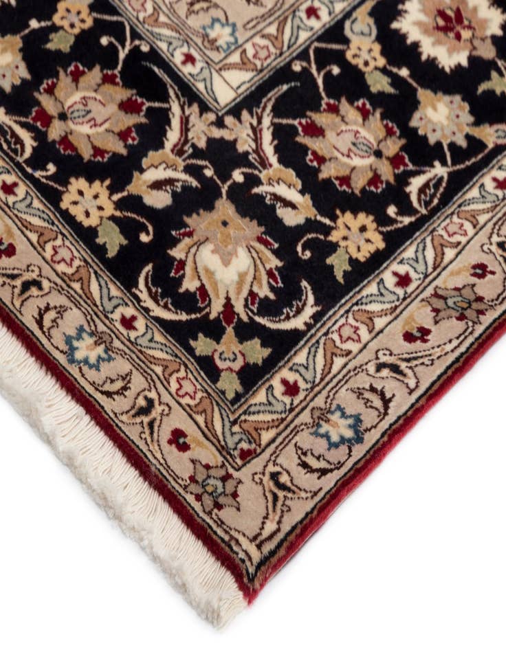 Detail image of  6' 9 x 10' 3 Tabriz Rug