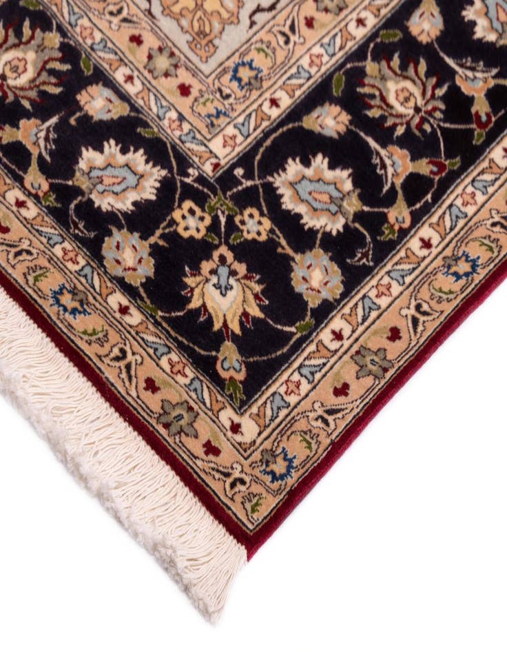 Detail image of  6' 8 x 9' 11 Tabriz Rug