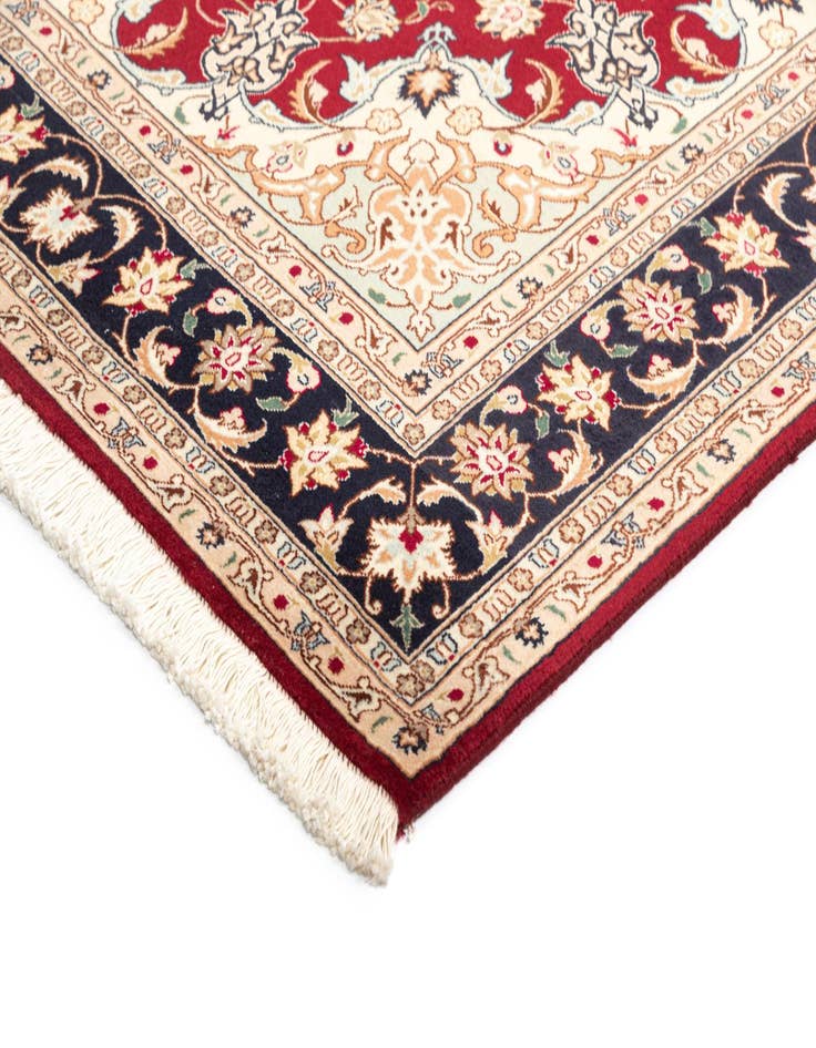 Detail image of  5' 1 x 6' 9 Tabriz Rug