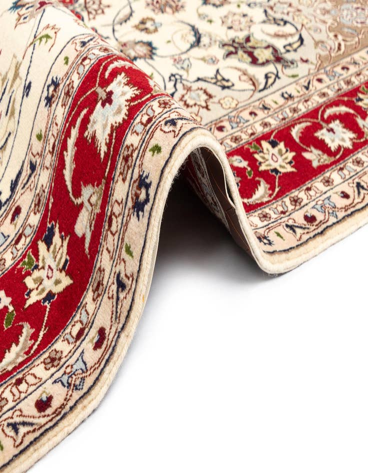 Detail image of  5' 1 x 6' 10 Tabriz Rug