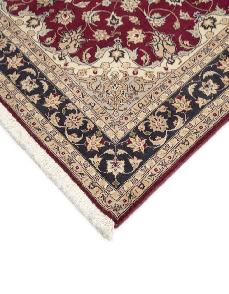 Detail image of  5' 1 x 6' 9 Tabriz Rug