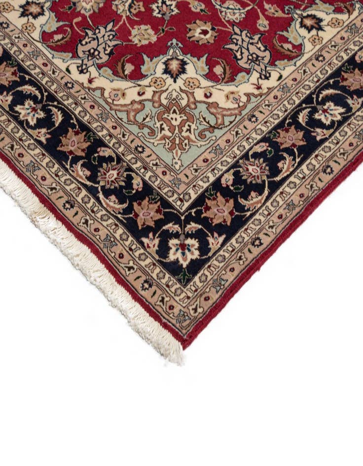 Detail image of  5' 1 x 6' 6 Tabriz Rug