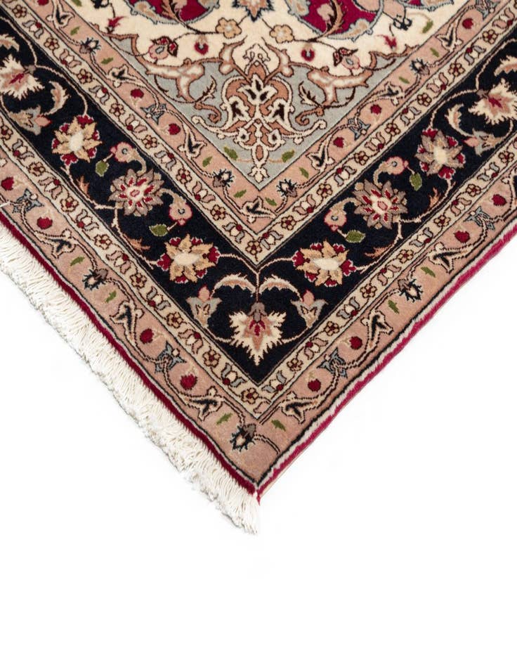 Detail image of 4' 11 x 6' 6 Tabriz Rug