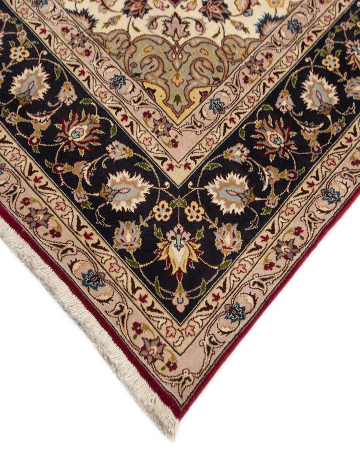 Detail image of  6' 9 x 10' 7 Tabriz Rug
