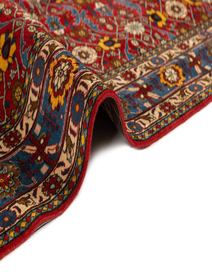 Detail image of  6' 11 x 10' Veramin Rug