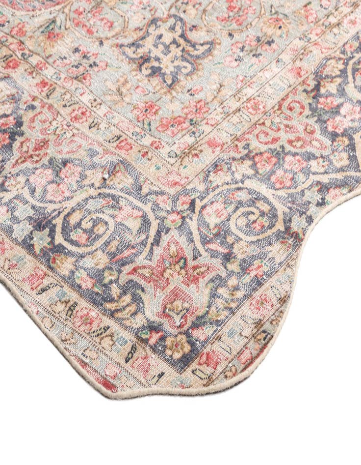 Detail image of  9' 5 x 13' 1 Vintage Royal Wool Rug