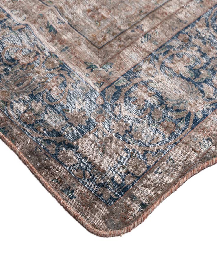 Detail image of  9' 6 x 12' 8 Vintage Royal Wool Rug