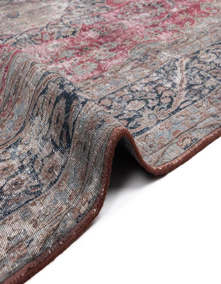 Detail image of  9' 8 x 12' 7 Vintage Royal Wool Rug