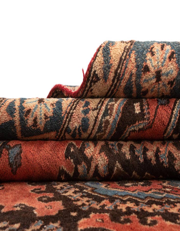 Detail image of  7' x 11' 1 Viss Wool Rug