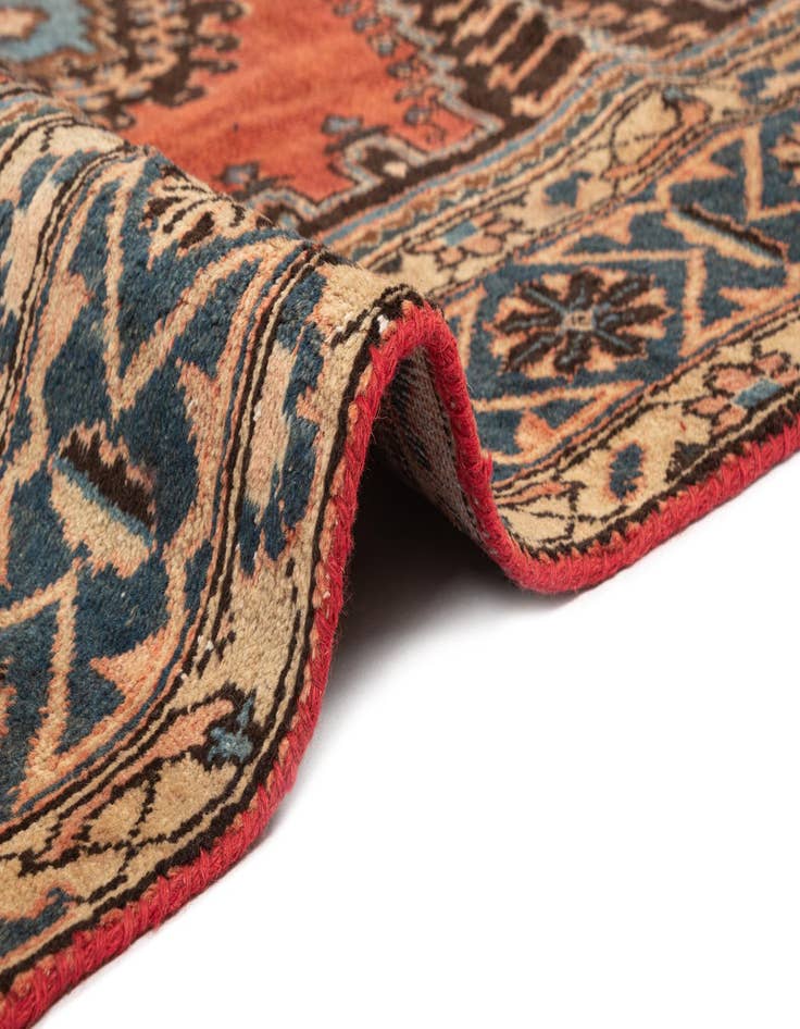 Detail image of  7' x 11' 1 Viss Wool Rug