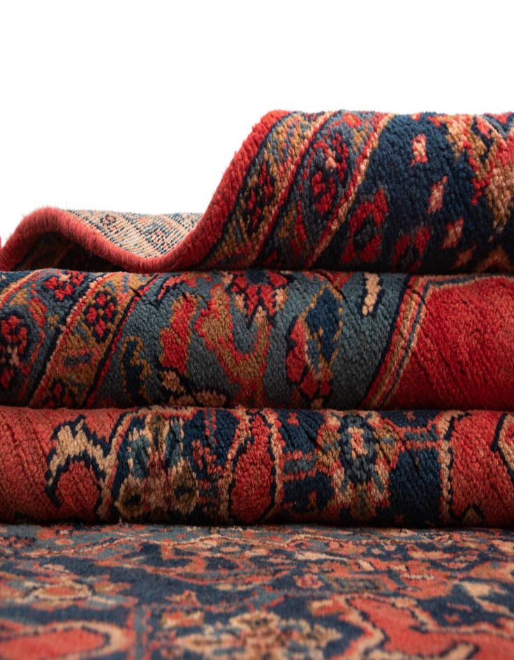 Detail image of  7' 1 x 11' 10 Viss Wool Rug