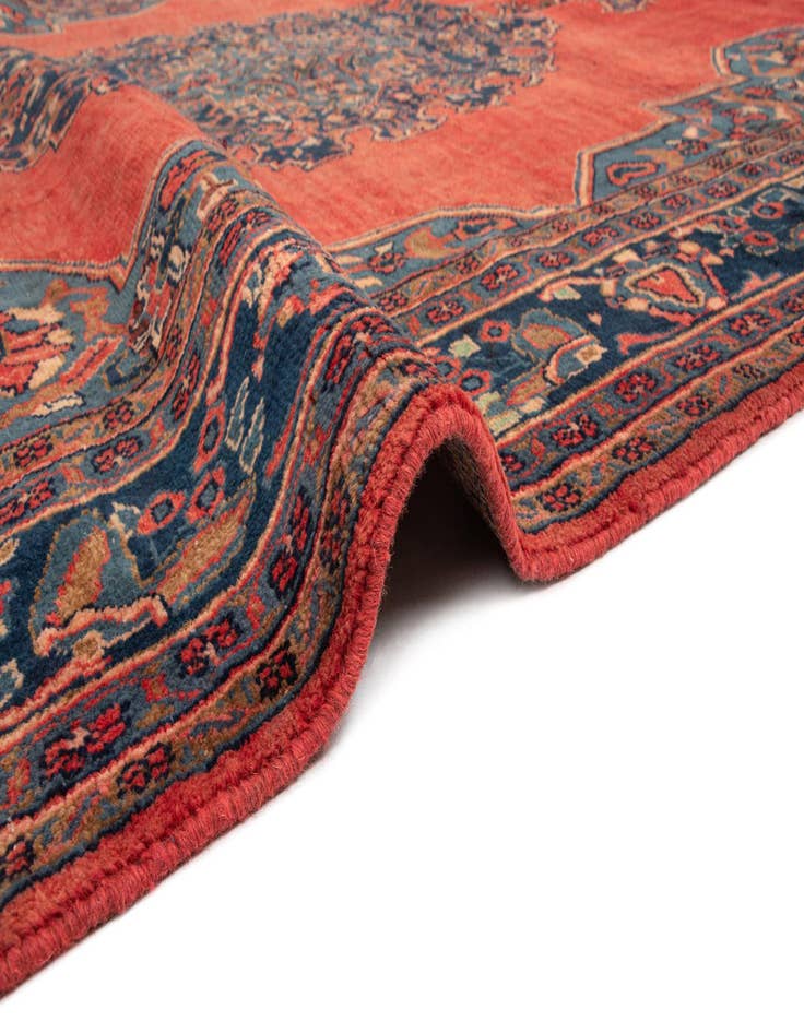 Detail image of  7' 1 x 11' 10 Viss Wool Rug