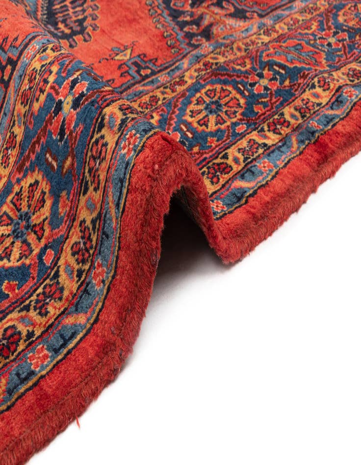 Detail image of  7' x 11' Viss Wool Rug