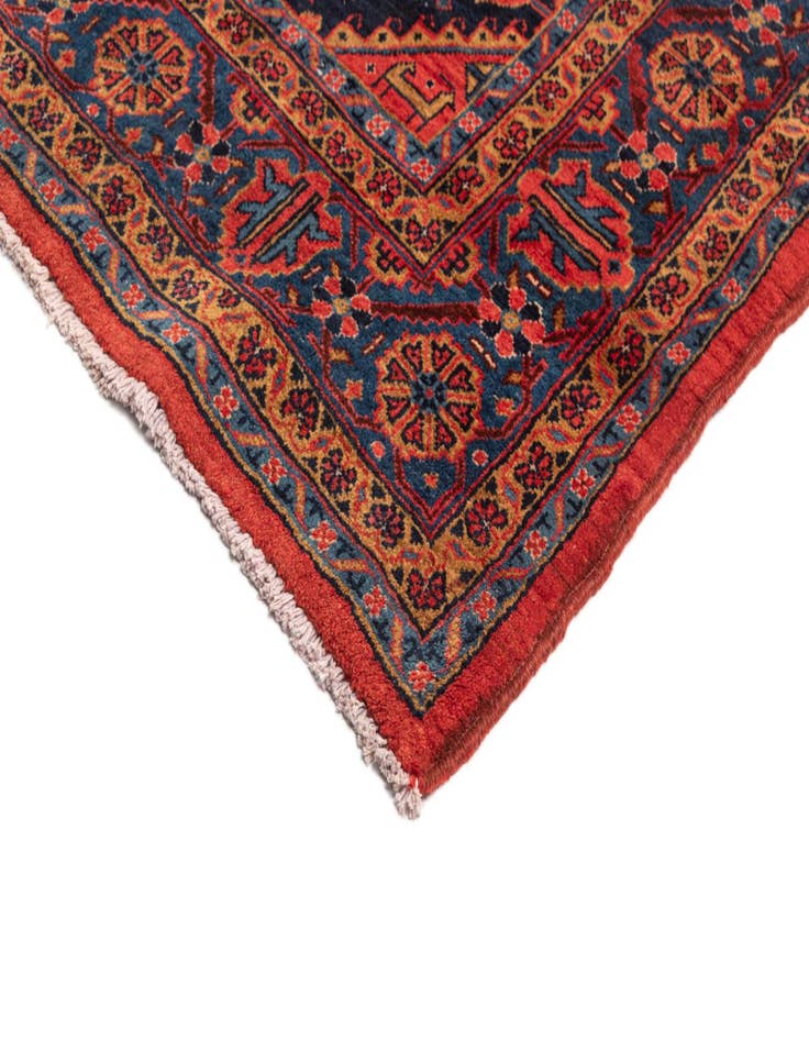 Detail image of  7' x 11' Viss Wool Rug