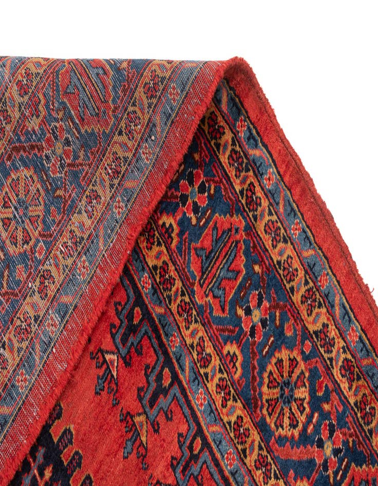 Detail image of  7' x 11' Viss Wool Rug