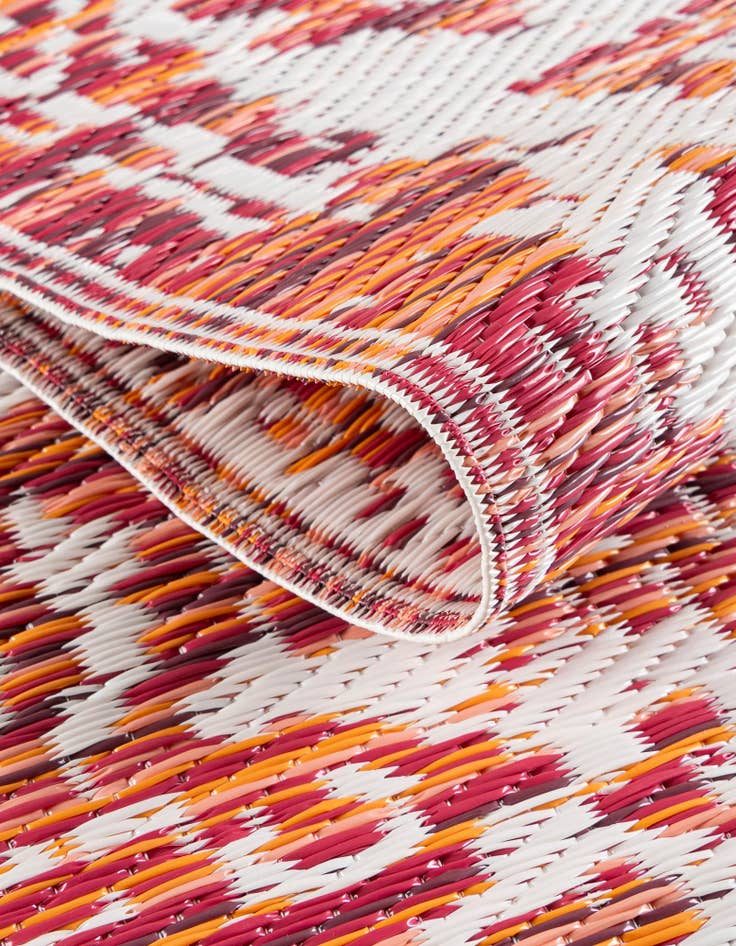 Detail image of  7' 10 x 10'  Washable Vista Breeze Indoor / Outdoor Rug