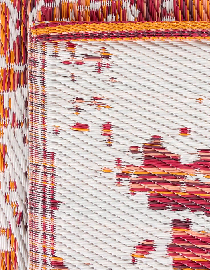 Detail image of  7' 10 x 10'  Washable Vista Breeze Indoor / Outdoor Rug