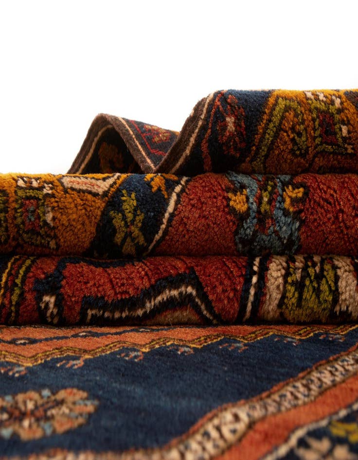 Detail image of  3' 7 x 6' 7 Yahyali Rug