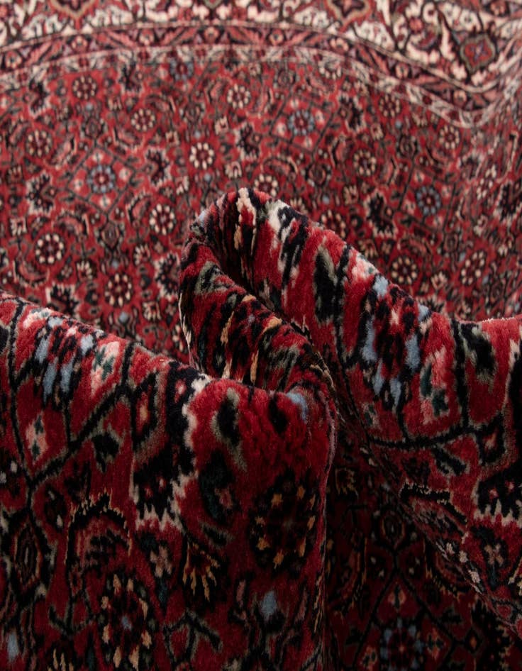 Detail image of  5' x 5' Bidjar With Silk Round Rug