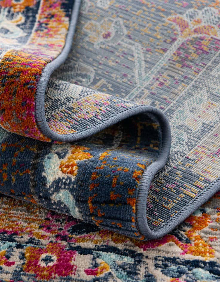 Detail image of  3' 7 x 3' 7 Budapest Round Rug