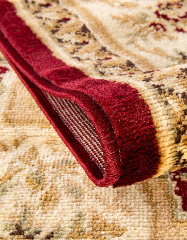 Detail image of  6' x 6' Chateau Round Rug