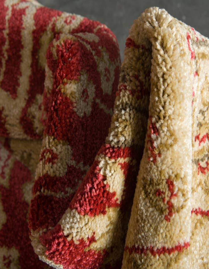 Detail image of 8' x 8' Chelsea Round Rug