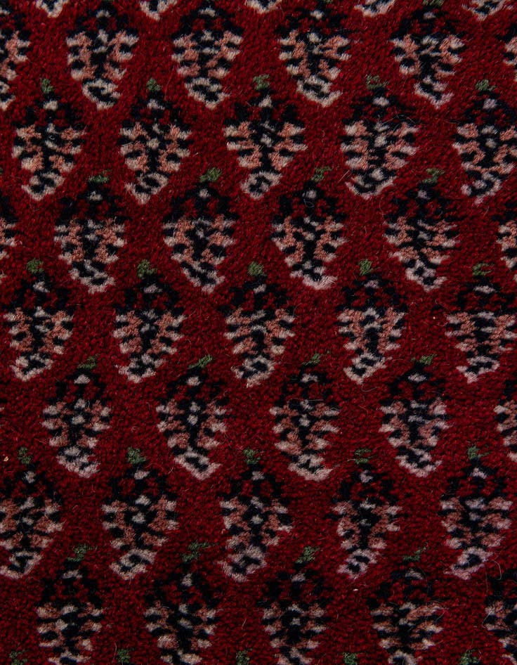 Detail image of  7' 10 x 7' 10  Hand Knotted Mir Wool Round Rug