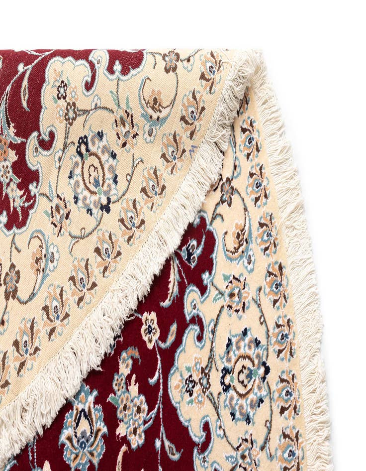 Detail image of  6' 9 x 6' 11 Nain Round Rug