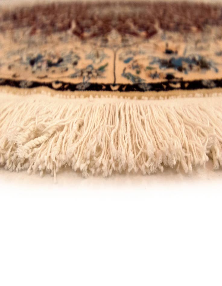 Detail image of  5' 6 x 5' 6 Nain Round Rug