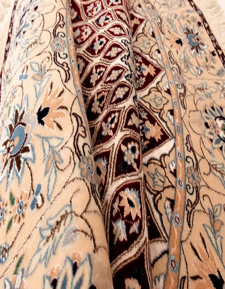 Detail image of  5' 6 x 5' 6 Nain Round Rug