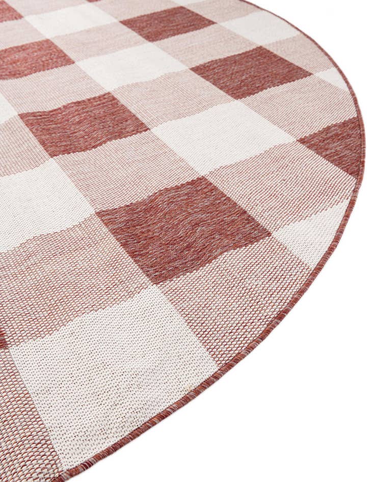 Detail image of  6' x 6'  Washable Checkered Indoor / Outdoor Round Rug