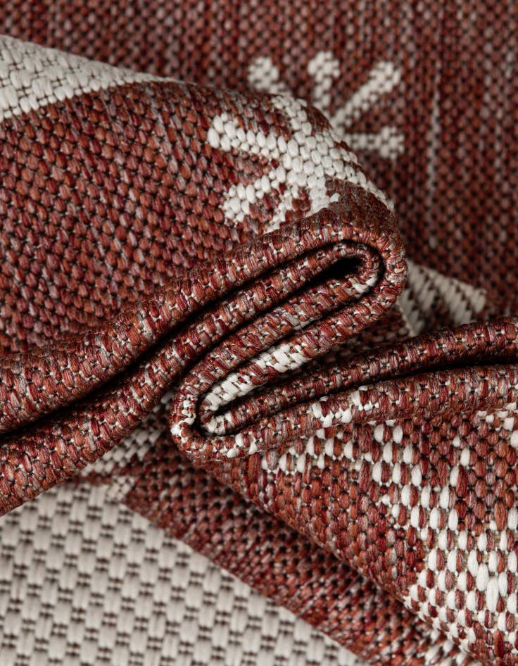 Detail image of  3' x 3'  Washable Holiday Indoor / Outdoor Round Rug