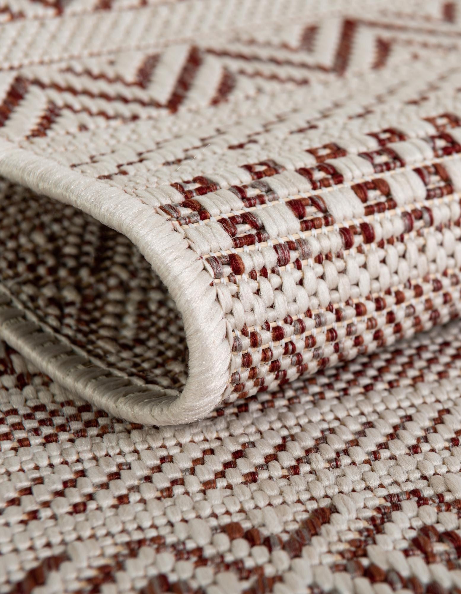 Red 7' 10 x 7' 10 Ribbon Indoor / Outdoor Round Rug | Rugs.com