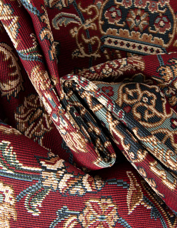 Detail image of  6' 1 x 6' 1  Washable Traditional Indoor / Outdoor Round Rug