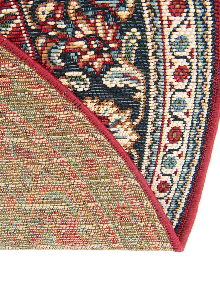Detail image of  6' 1 x 6' 1  Washable Traditional Indoor / Outdoor Round Rug