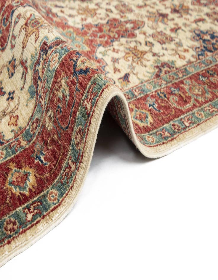 Detail image of  2' 7 x 9' 5 Ariana Fine Wool Runner Rug