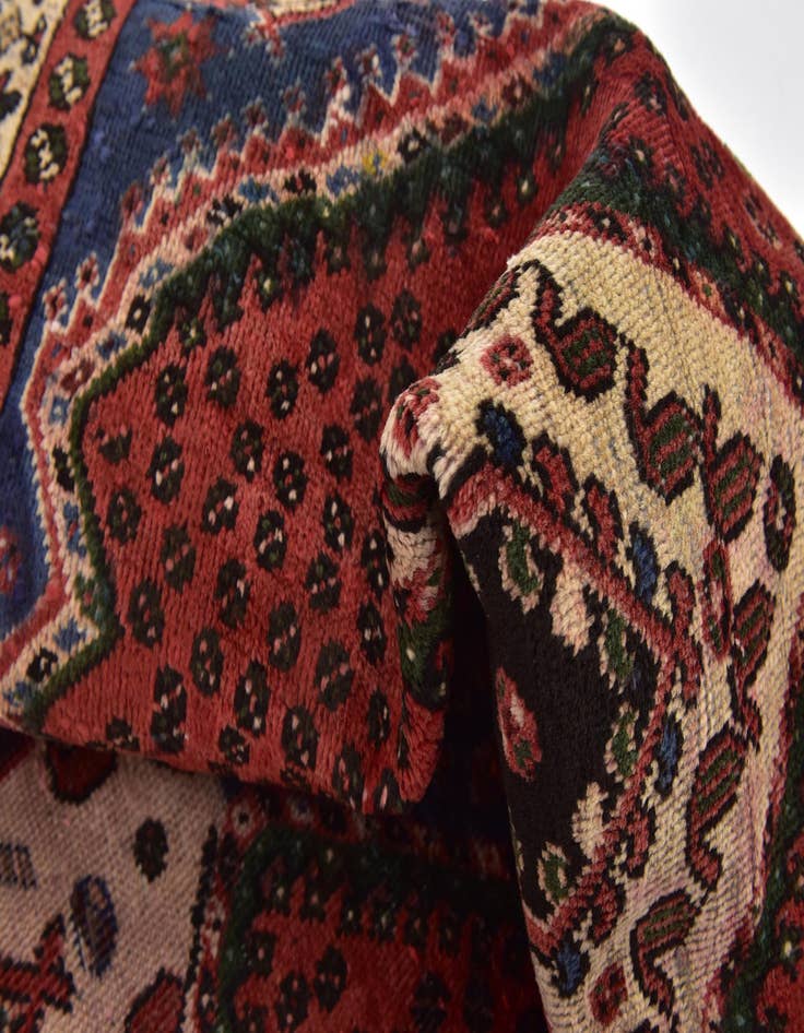 Detail image of  4' 9 x 9' 7  Hand Knotted Chenar Persian Wool Runner Rug