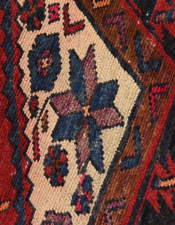 Detail image of 4' 10 x 9' 7 Hand Knotted Hamedan Persian Wool Runner Rug