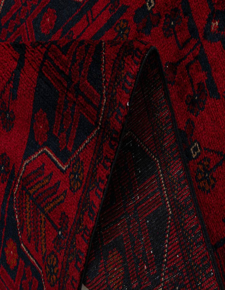 Detail image of  2' 8 x 6' 6  Hand Knotted Khal Mohammadi Wool Runner Rug